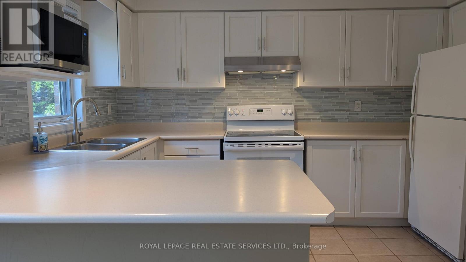 2 - 19 Skeens Lane, Toronto, Ontario  M8W 4Z5 - Photo 8 - W13410466