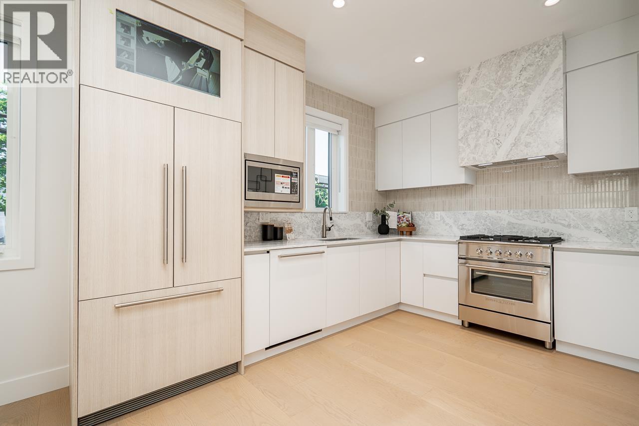 2877 Cambridge Street, Vancouver, British Columbia  V5J 3Z1 - Photo 11 - R3133017