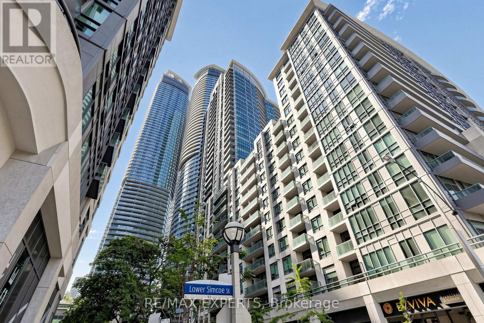 1012 - 19 GRAND TRUNK CRESCENT, Toronto, Ontario