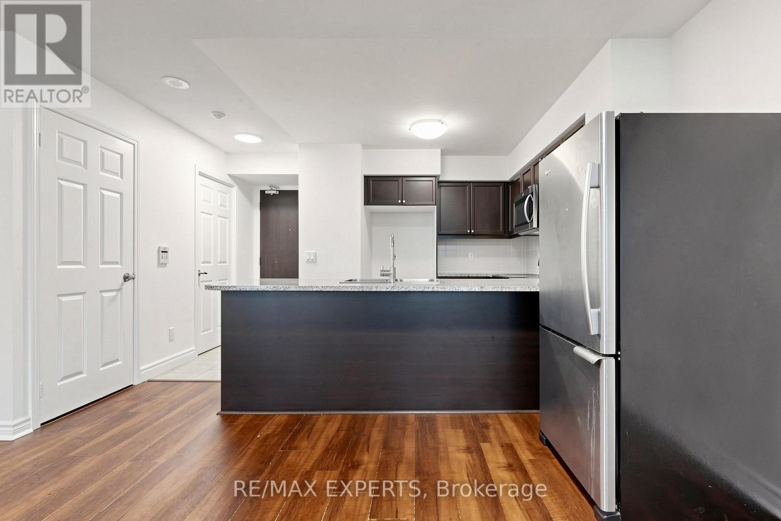 1012 - 19 Grand Trunk Crescent, Toronto, Ontario  M5J 3A3 - Photo 10 - C13411344