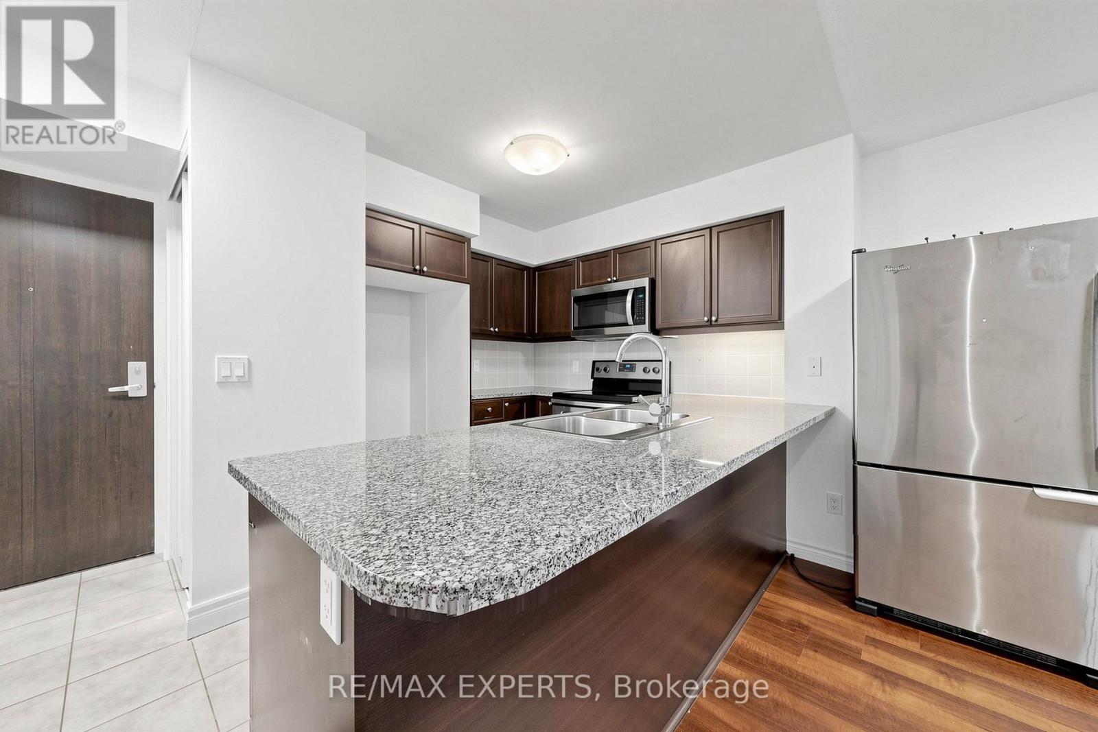 1012 - 19 Grand Trunk Crescent, Toronto, Ontario  M5J 3A3 - Photo 11 - C13411344