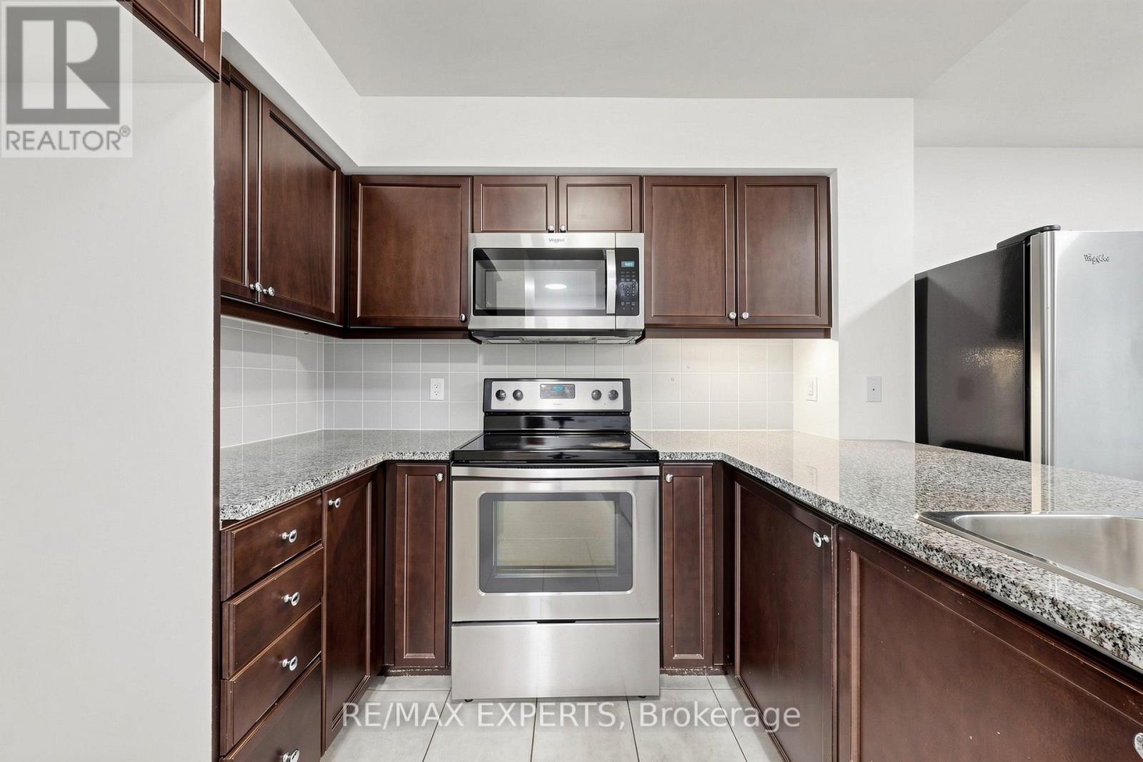 1012 - 19 Grand Trunk Crescent, Toronto, Ontario  M5J 3A3 - Photo 13 - C13411344