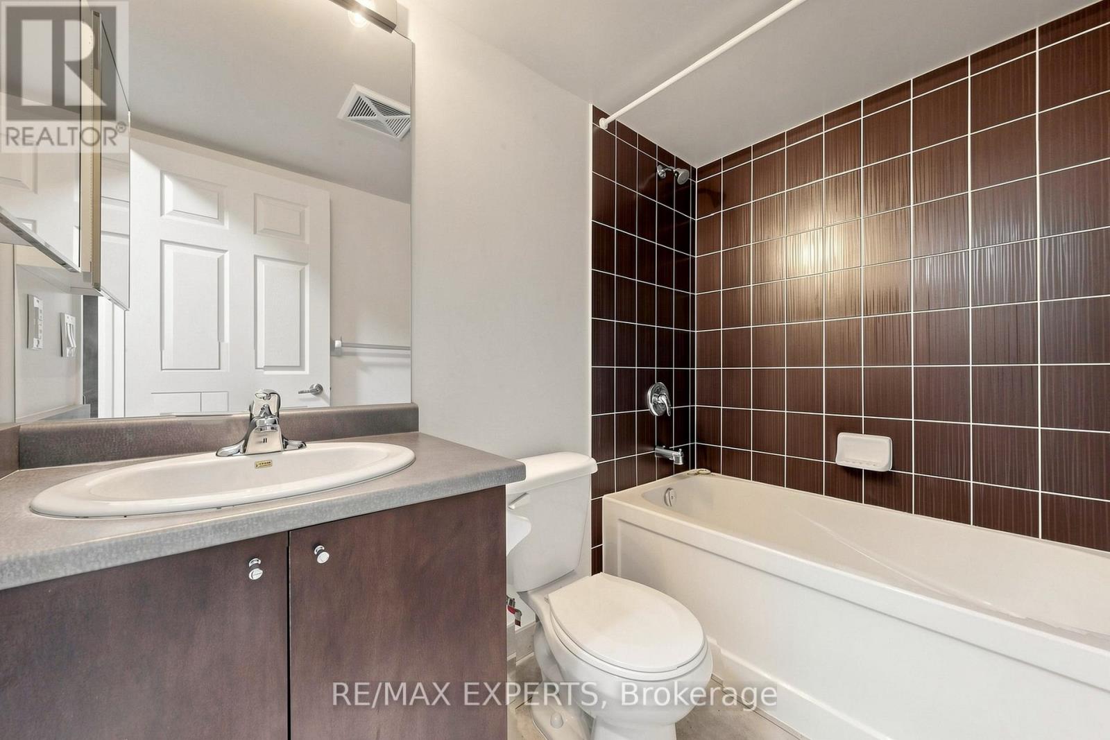 1012 - 19 Grand Trunk Crescent, Toronto, Ontario  M5J 3A3 - Photo 21 - C13411344