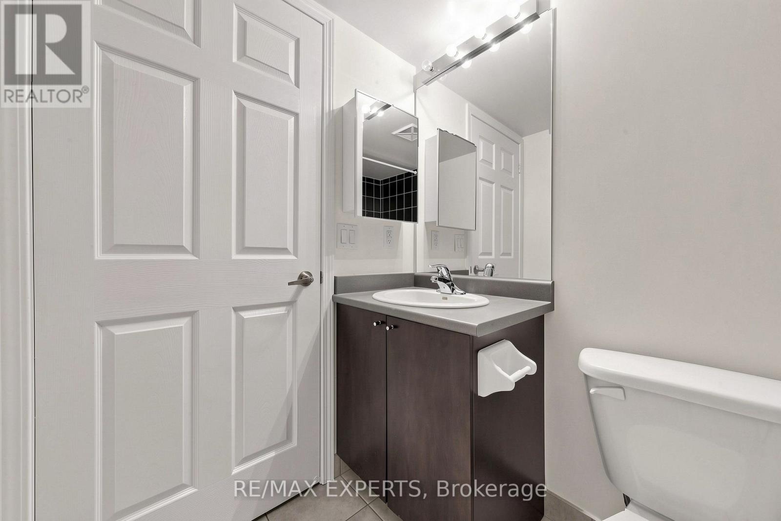 1012 - 19 Grand Trunk Crescent, Toronto, Ontario  M5J 3A3 - Photo 22 - C13411344