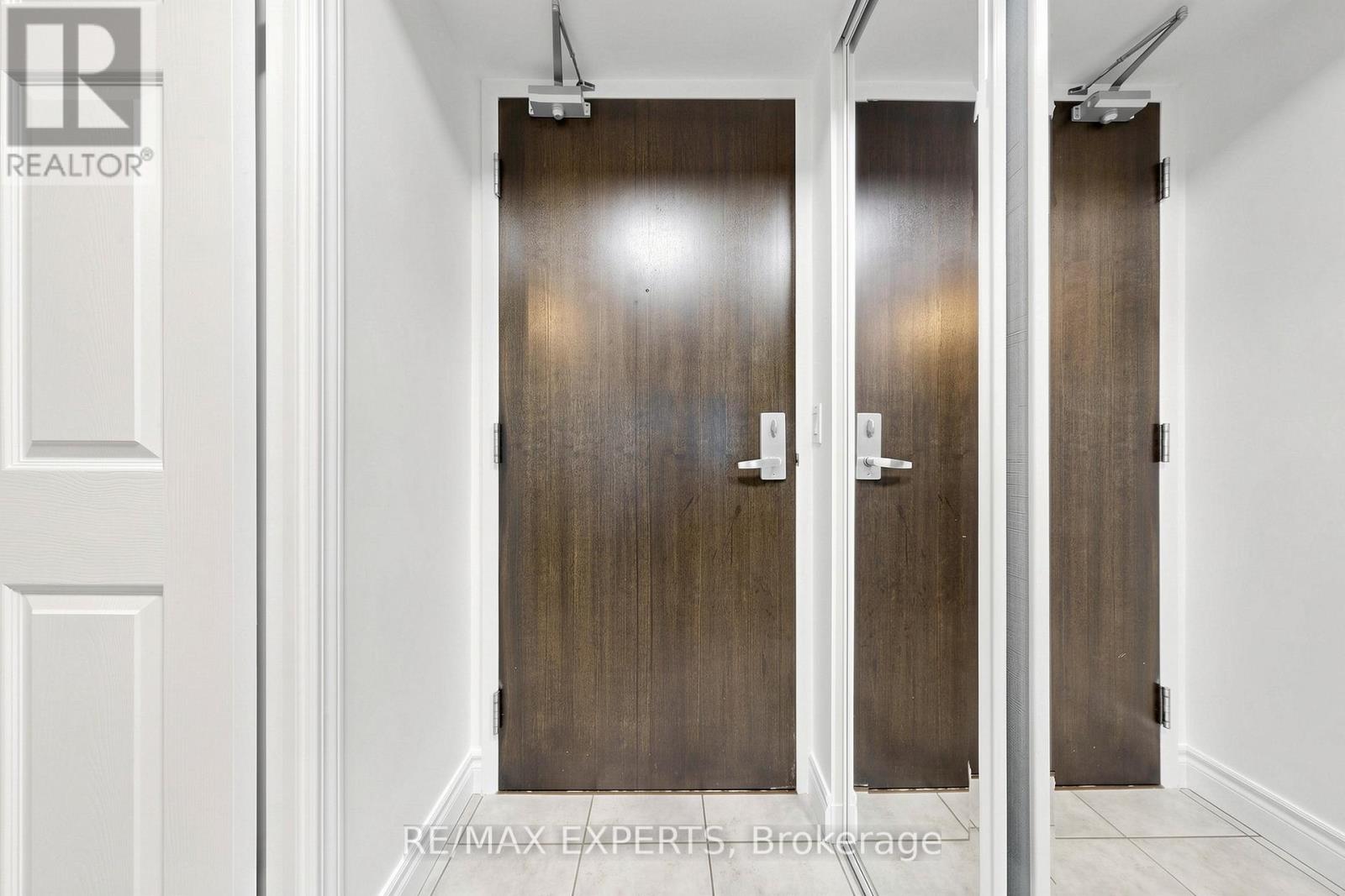 1012 - 19 Grand Trunk Crescent, Toronto, Ontario  M5J 3A3 - Photo 25 - C13411344