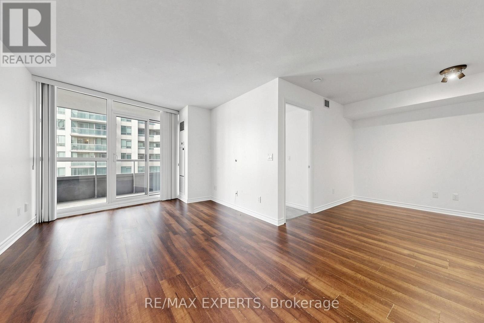 1012 - 19 Grand Trunk Crescent, Toronto, Ontario  M5J 3A3 - Photo 6 - C13411344