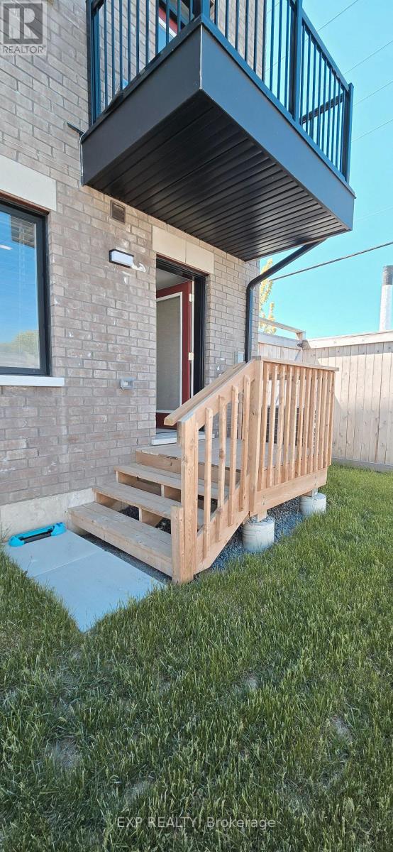 1 Pegler Street, Ajax, Ontario  L1S 7M3 - Photo 4 - E13411298