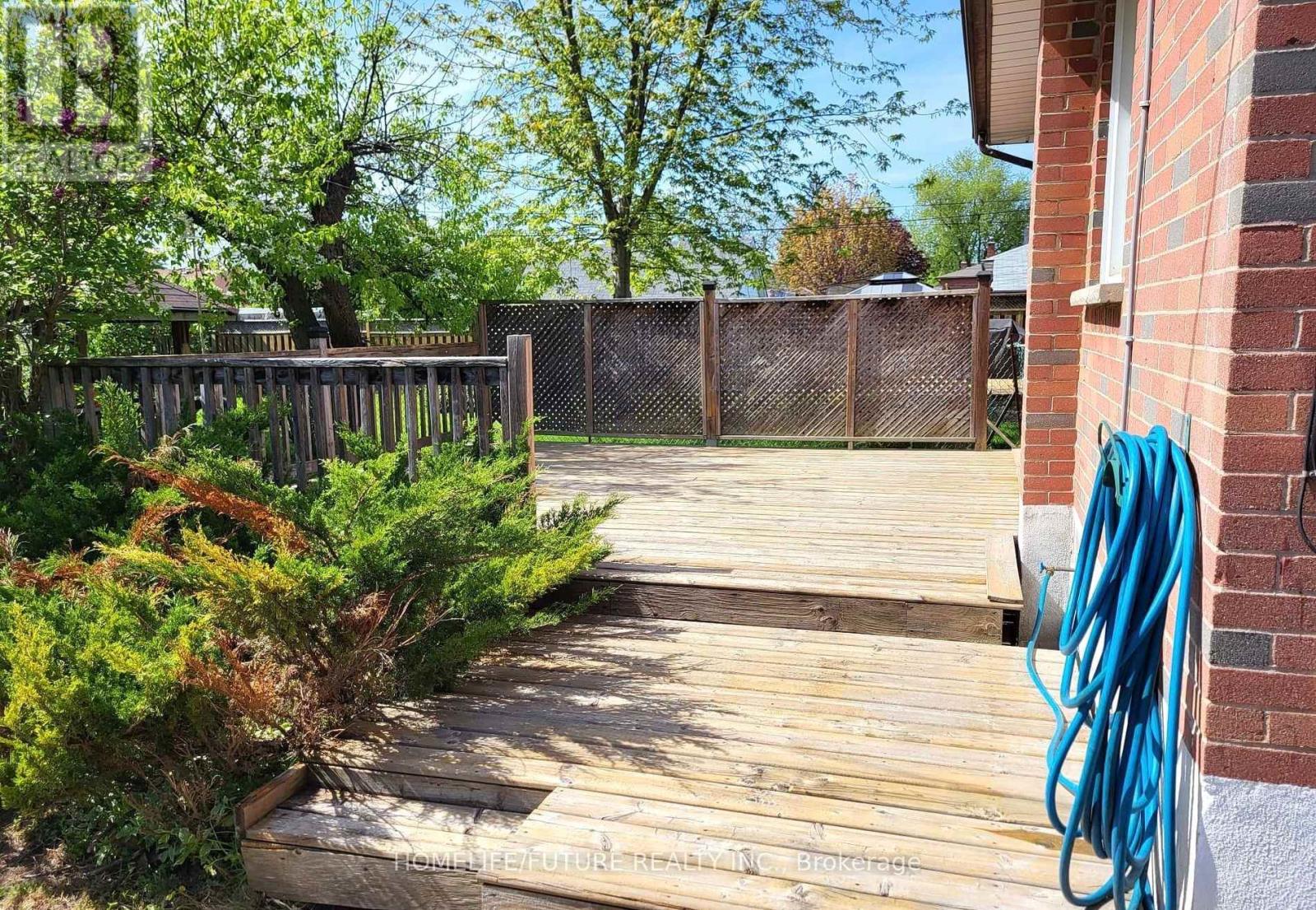 UPPER - 214 WINDSOR STREET, Oshawa, Ontario