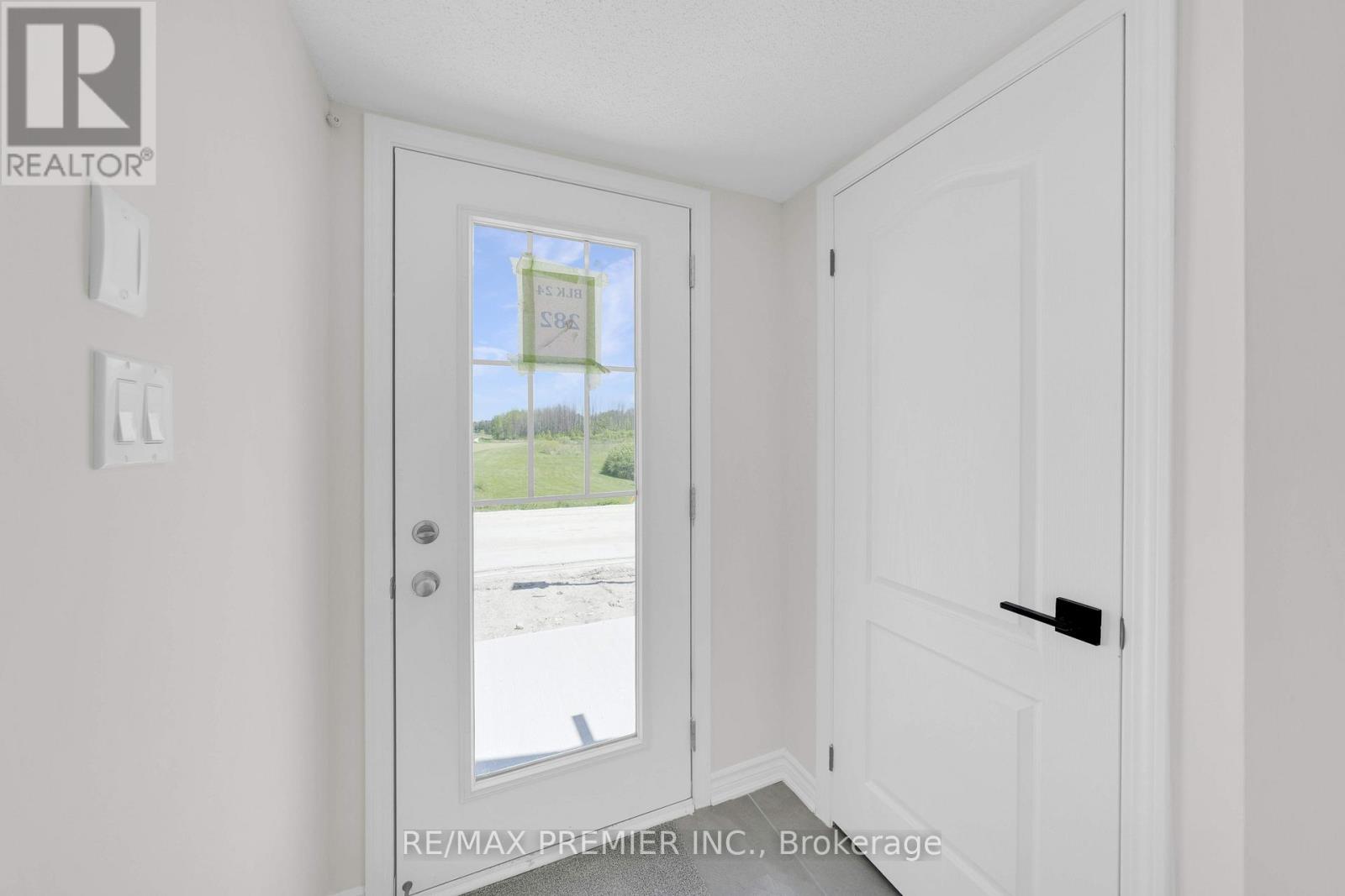 25 Sama Way, Wasaga Beach, Ontario  L9Z 0K4 - Photo 11 - S13411372