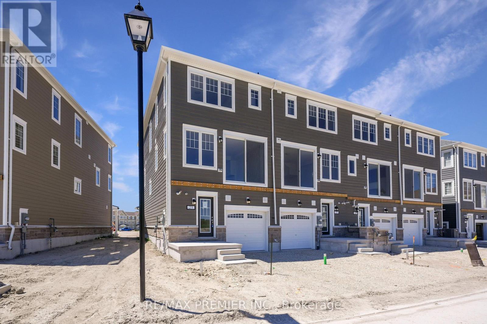 25 Sama Way, Wasaga Beach, Ontario  L9Z 0K4 - Photo 2 - S13411372