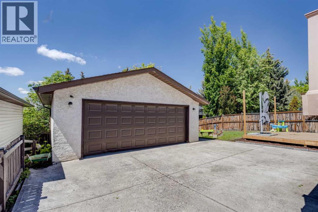 215 Silver Valley Rise NW, Calgary, Alberta  T3B 4X8 - Photo 32 - A2318155