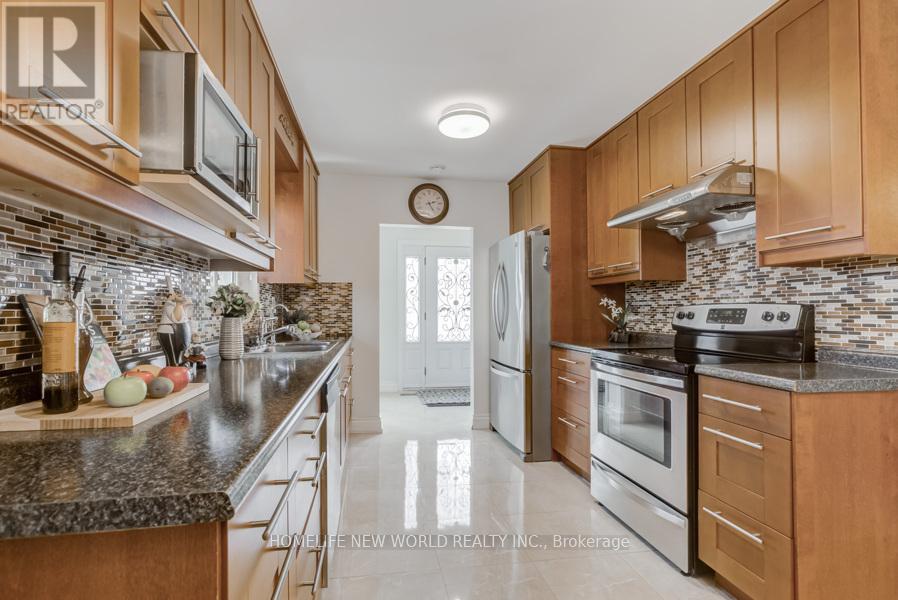 1207 Verhoeven Court, Mississauga, Ontario  L5C 1N5 - Photo 7 - W13411296