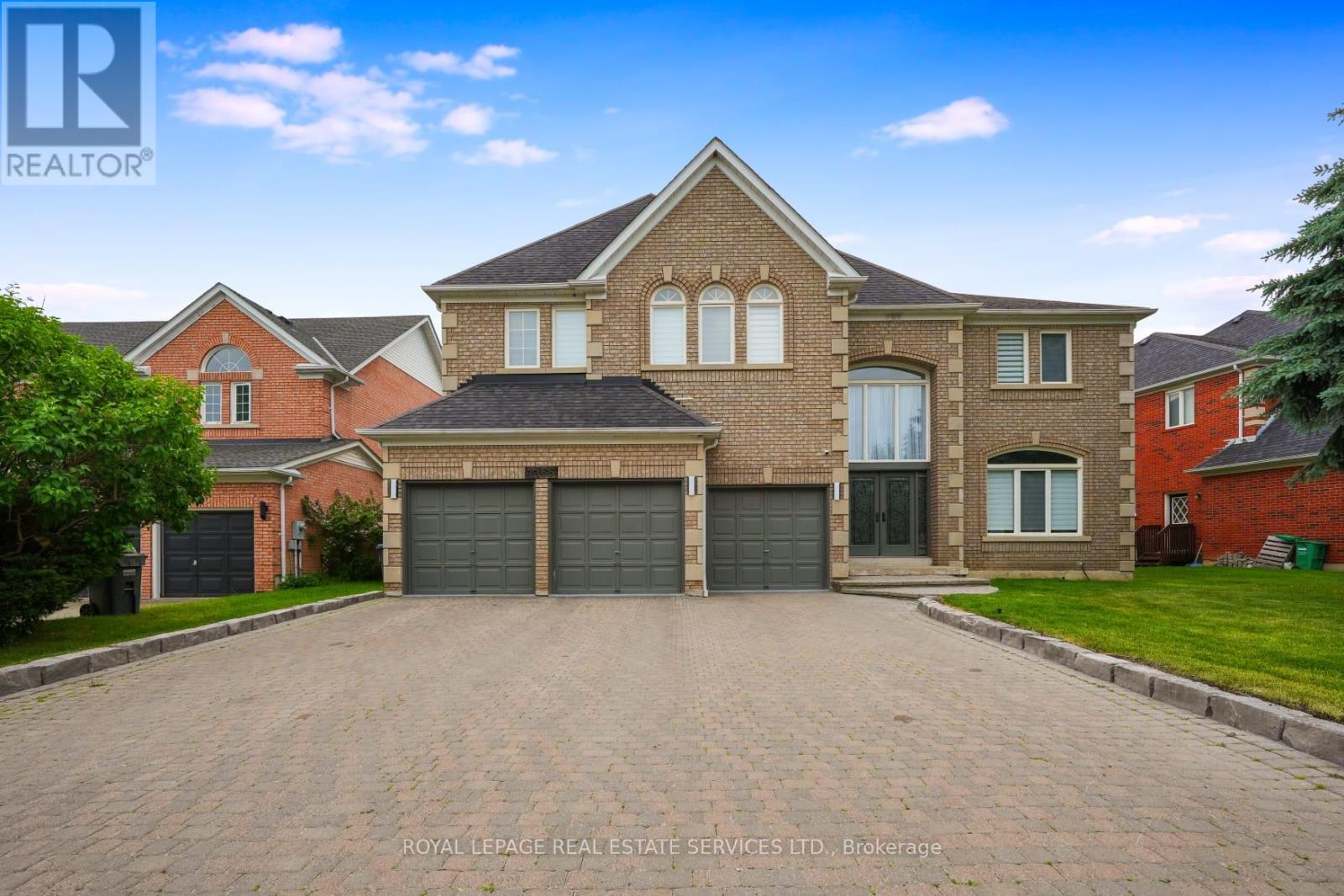 2166 ERIN CENTRE BOULEVARD, Mississauga, Ontario