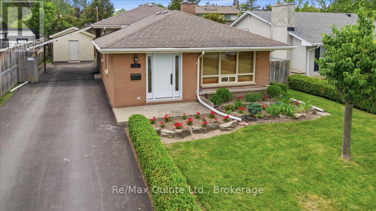 18 Plaza Square, Belleville, Ontario  K8N 4J3 - Photo 1 - X13411392