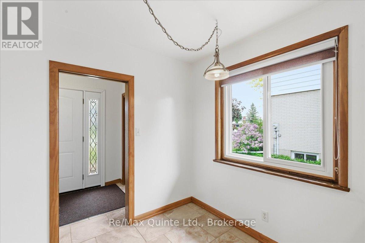 18 Plaza Square, Belleville, Ontario  K8N 4J3 - Photo 13 - X13411392