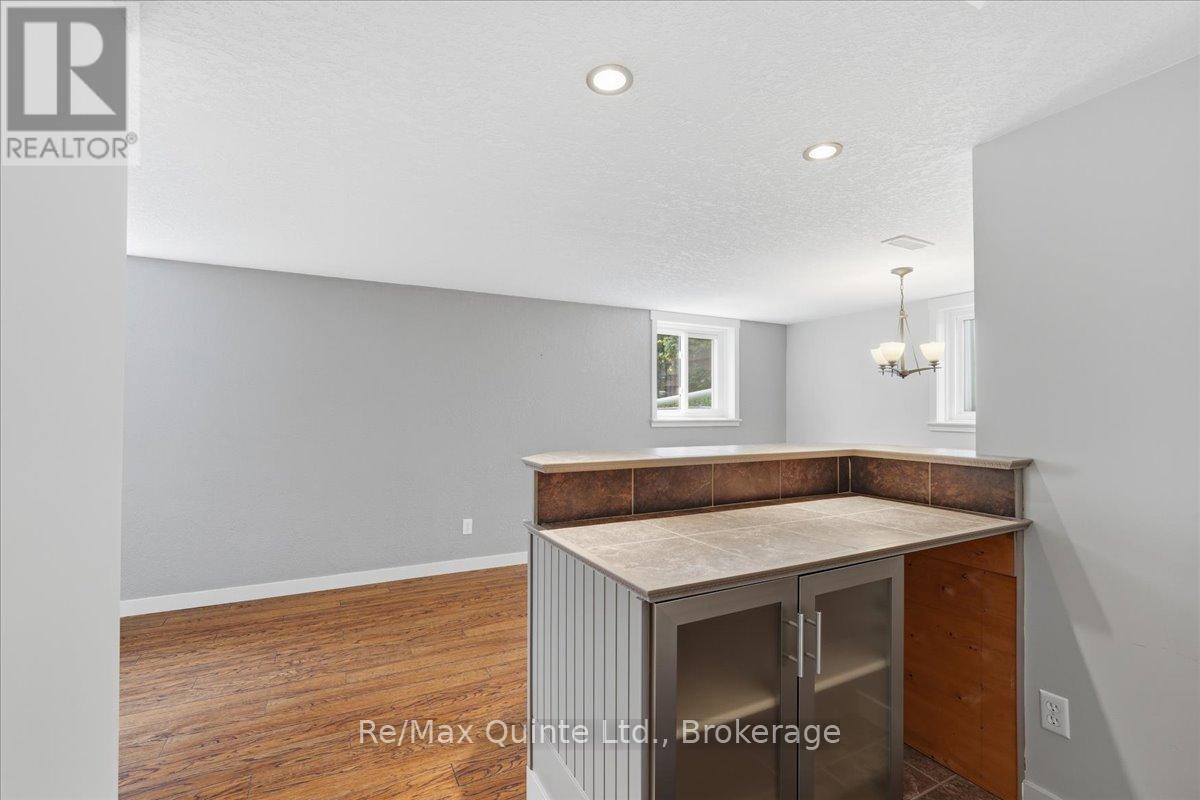 18 Plaza Square, Belleville, Ontario  K8N 4J3 - Photo 32 - X13411392