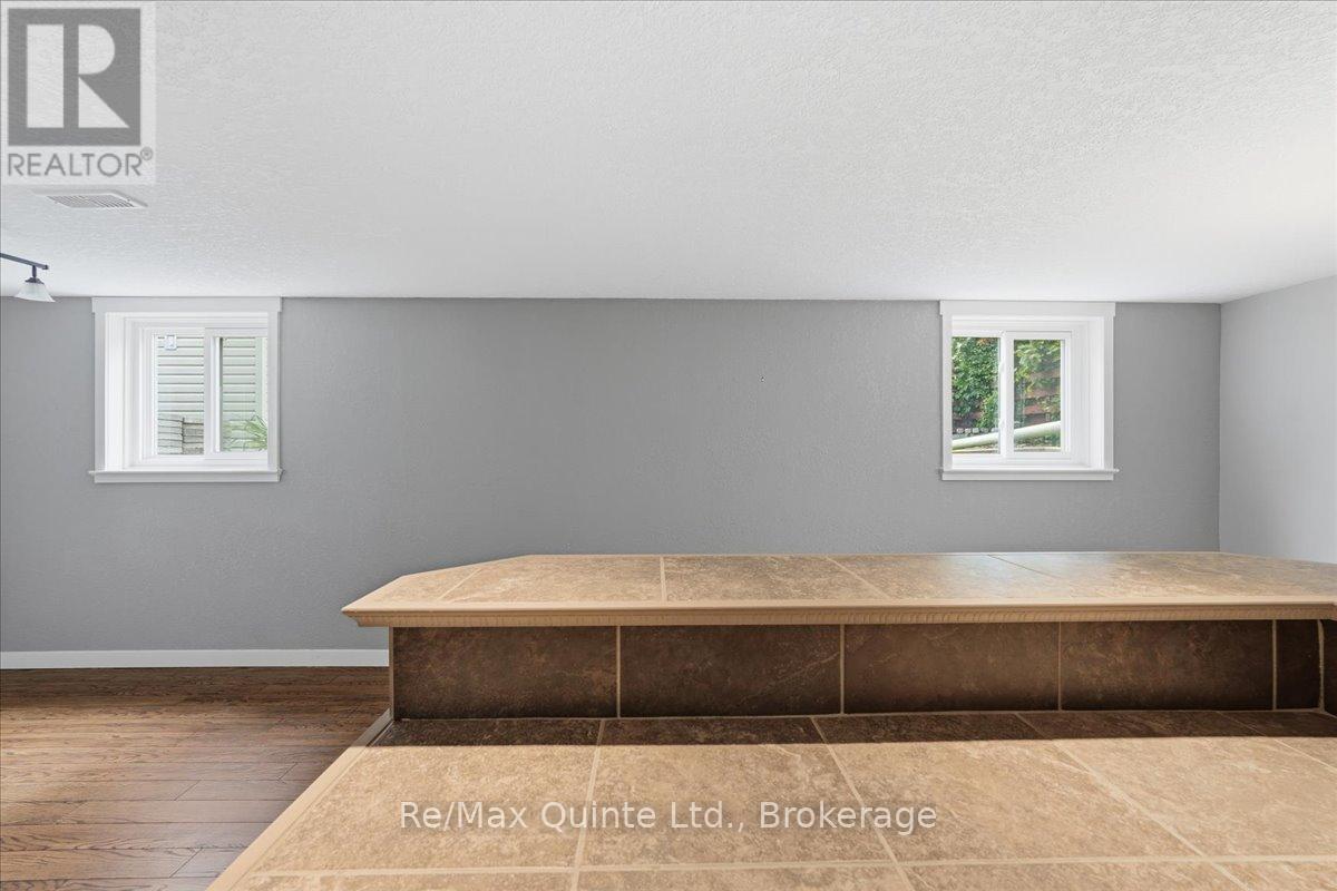18 Plaza Square, Belleville, Ontario  K8N 4J3 - Photo 33 - X13411392