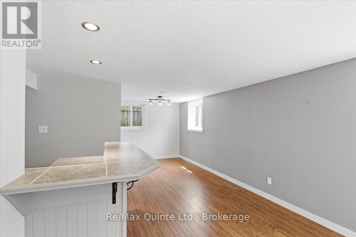 18 Plaza Square, Belleville, Ontario  K8N 4J3 - Photo 36 - X13411392