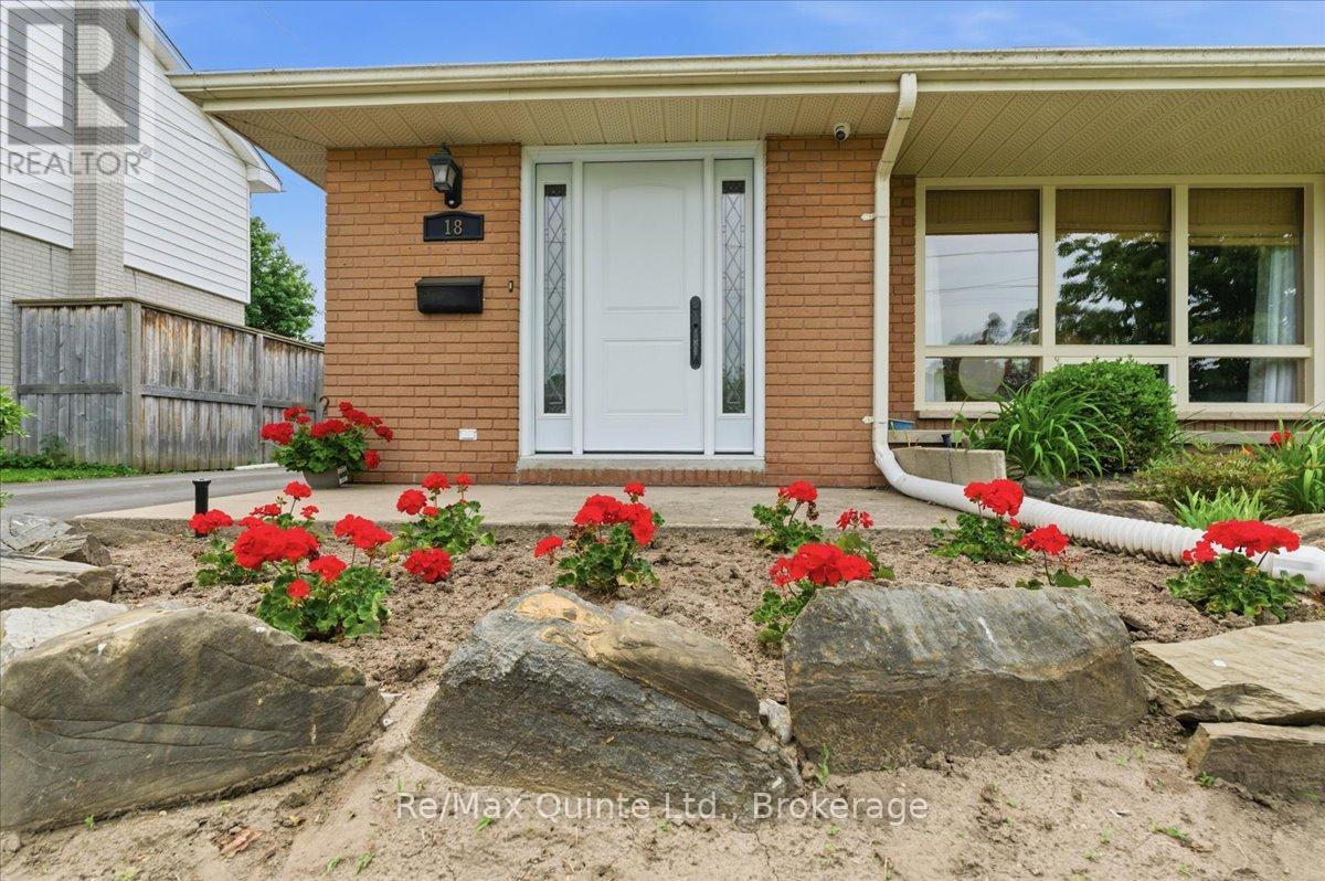 18 Plaza Square, Belleville, Ontario  K8N 4J3 - Photo 4 - X13411392