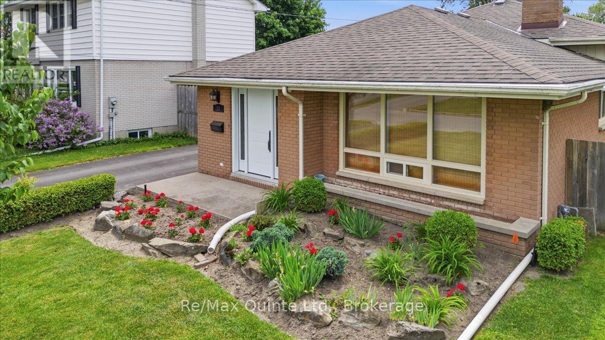 18 Plaza Square, Belleville, Ontario  K8N 4J3 - Photo 6 - X13411392