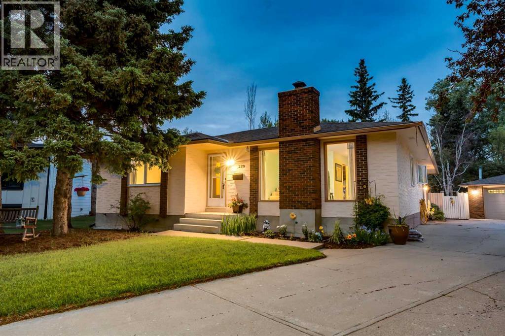220 Oakridge Place SW, Calgary, Alberta