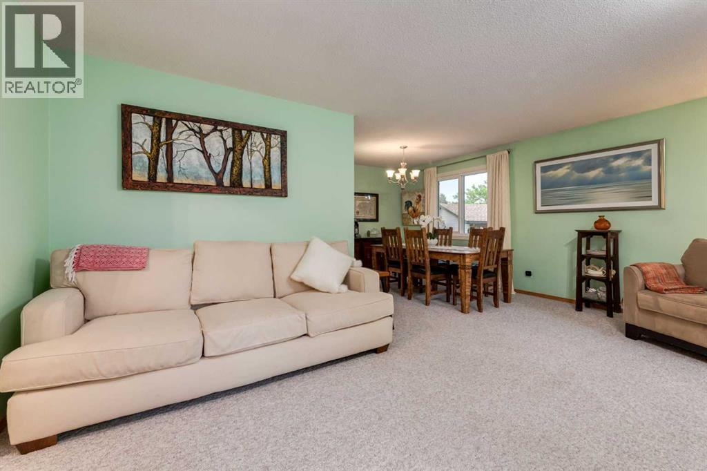220 Oakridge Place SW, Calgary, Alberta  T2V 1V2 - Photo 2 - A2289948