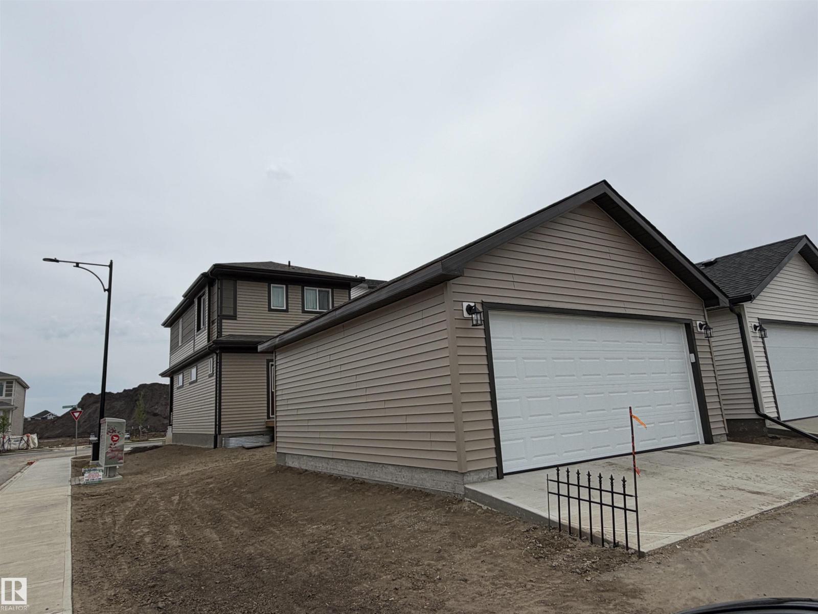 330 Edgemont Dr NW, Edmonton, Alberta  T6M 3G7 - Photo 4 - E4480475