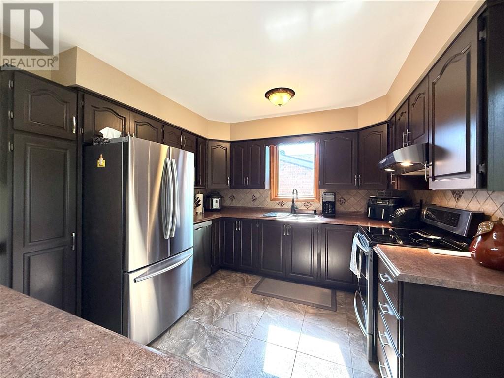 71 Chantal Crescent, Greater Sudbury, Ontario  P3L 1C1 - Photo 2 - 2128362