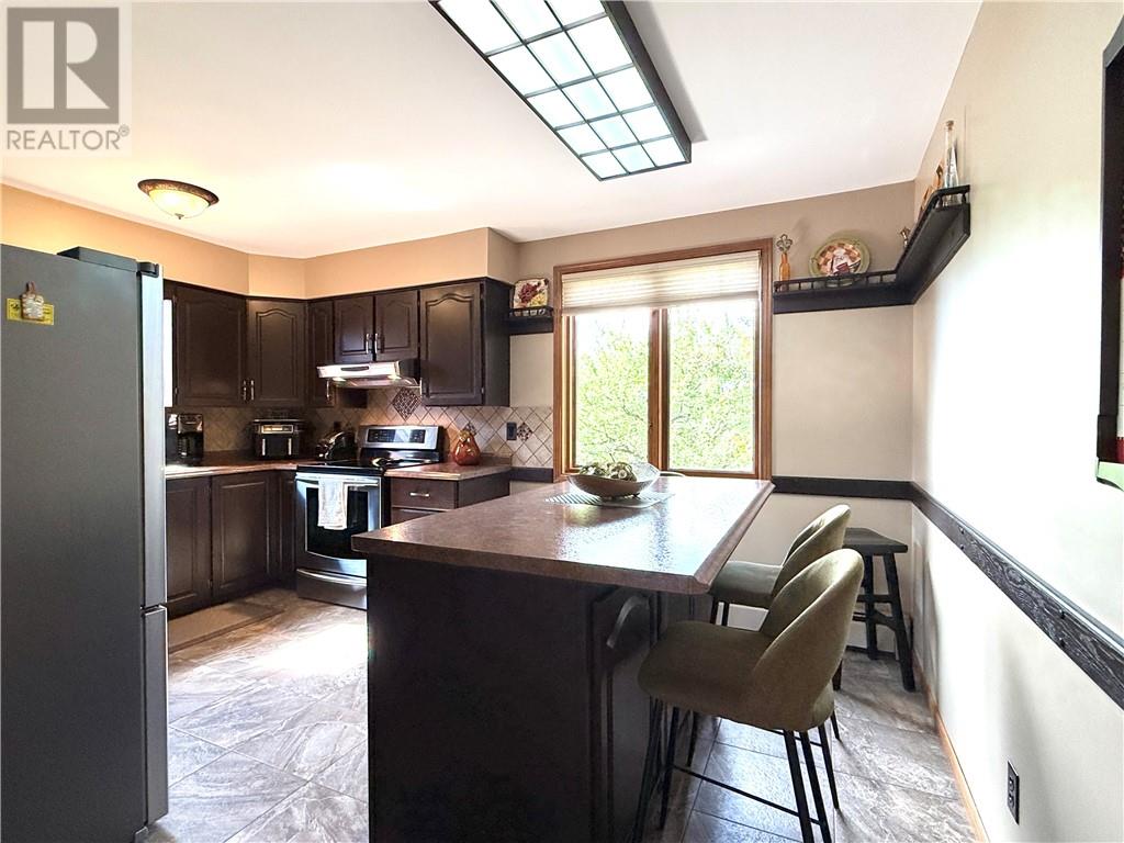 71 Chantal Crescent, Greater Sudbury, Ontario  P3L 1C1 - Photo 3 - 2128362