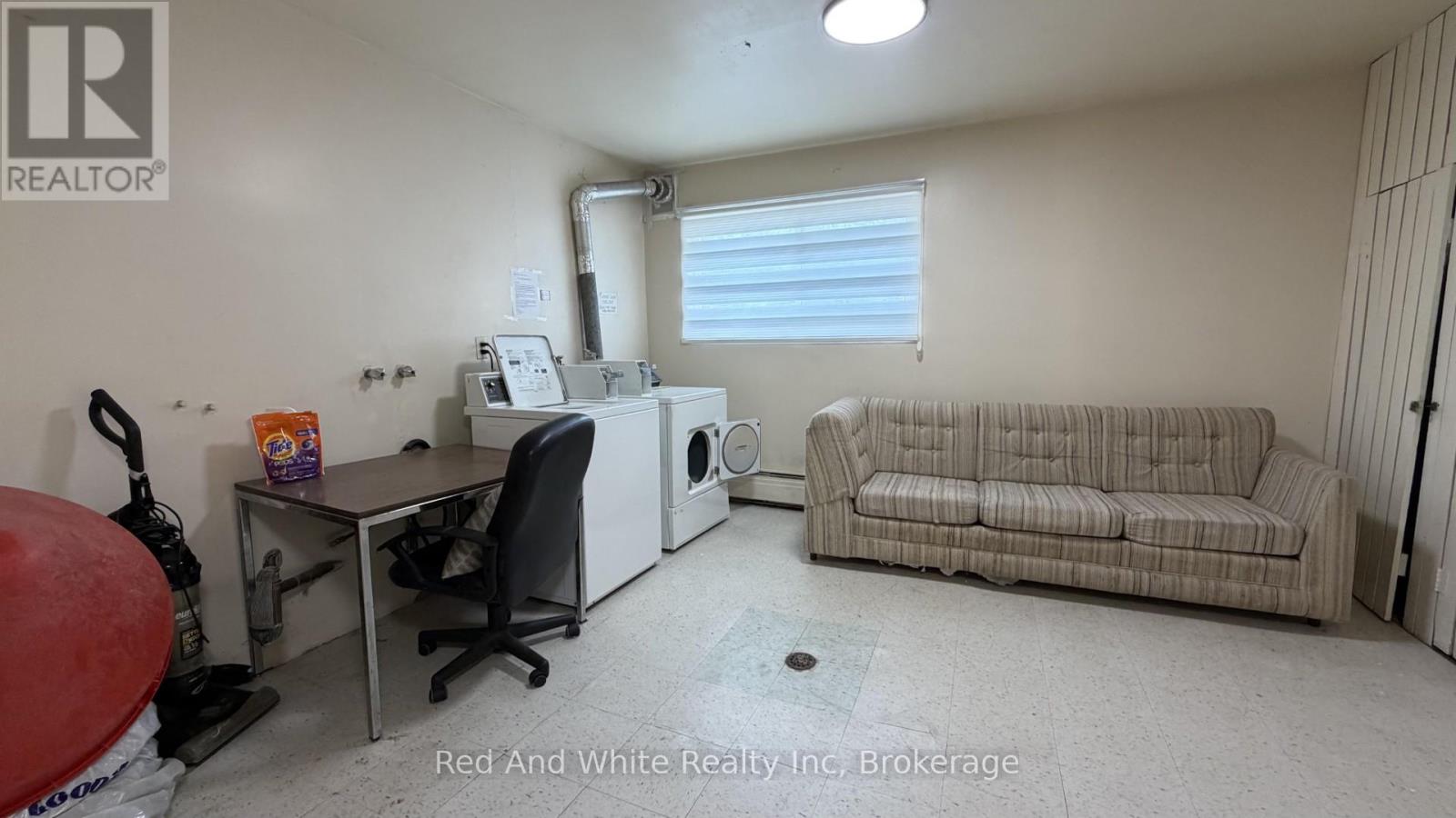 206 Indian Road, Kitchener, Ontario N2B 2S9 - Photo 11 - X13411382