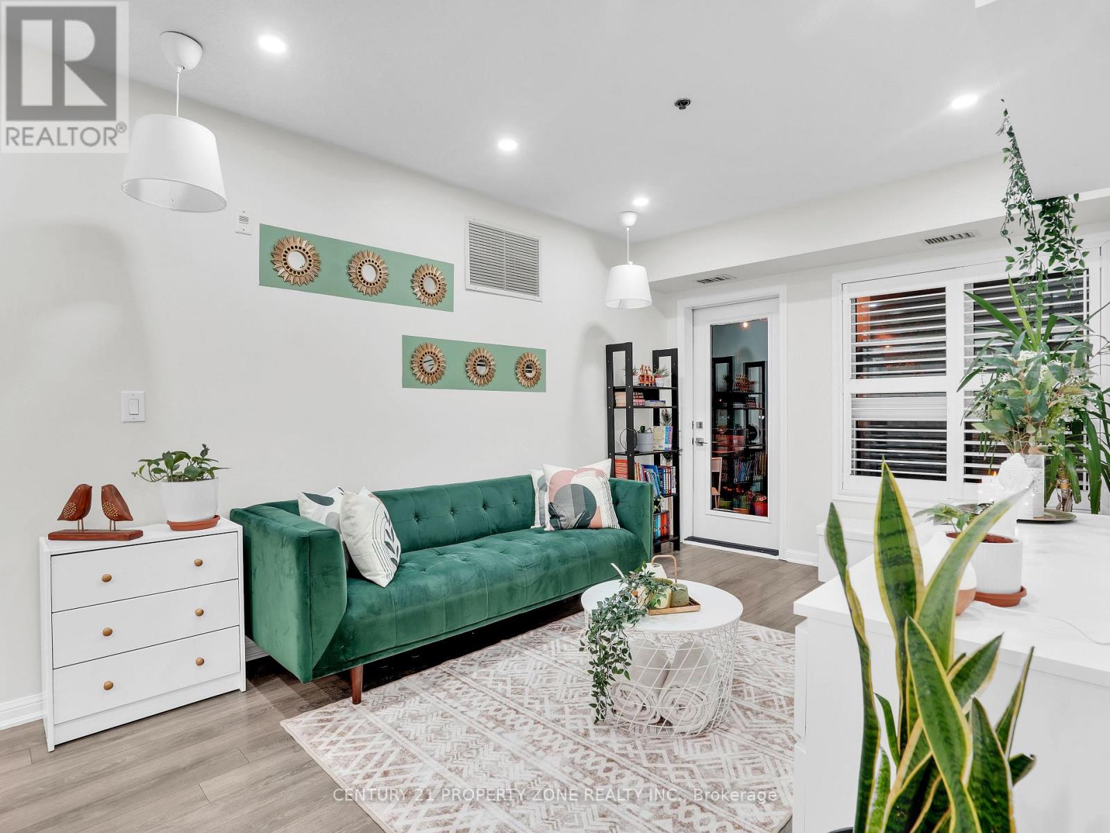 205 - 70 BAYCLIFFE CRESCENT, Brampton, Ontario