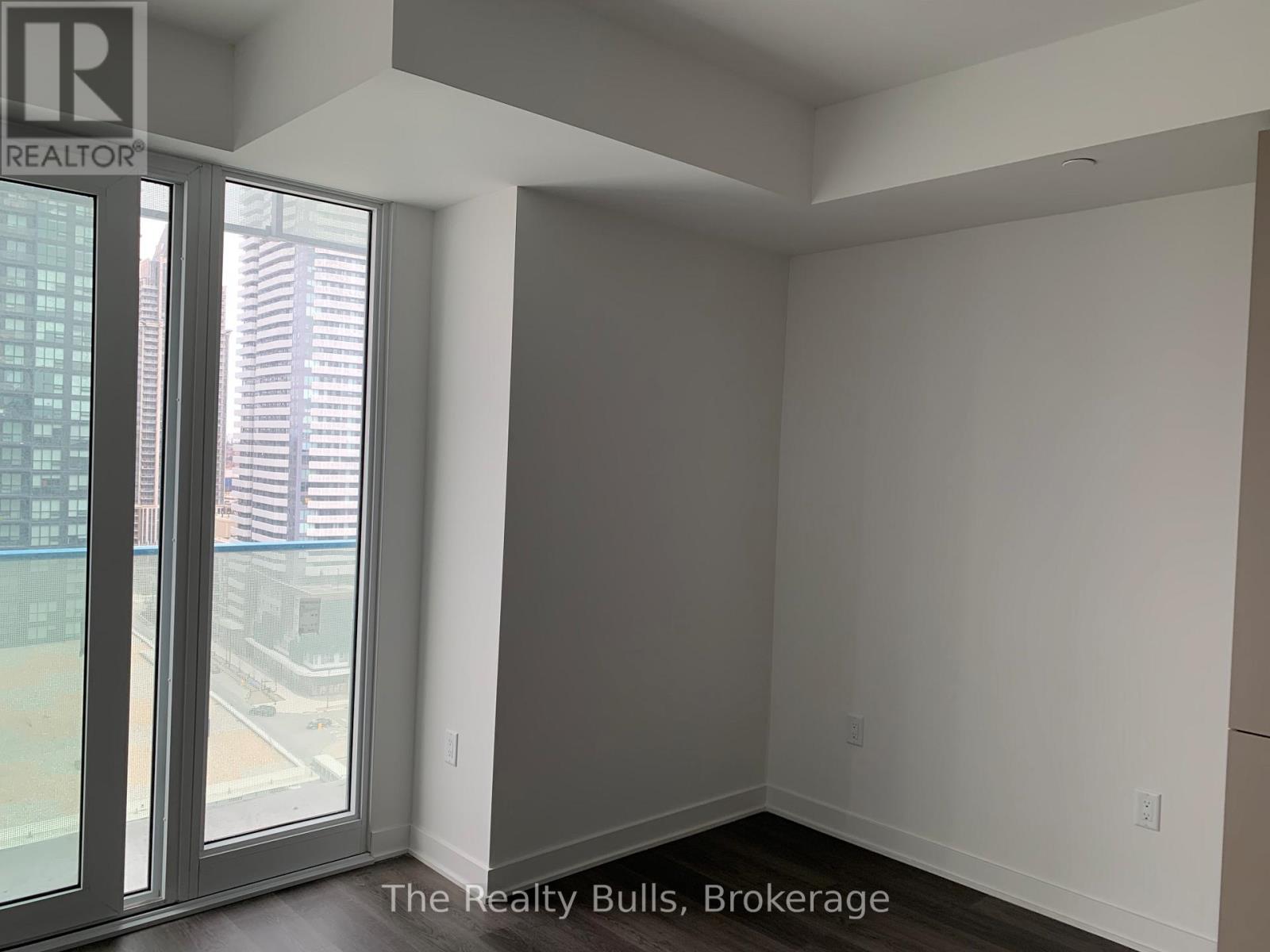 1610 - 3900 Conferderation Parkway, Mississauga, Ontario  L5B 0M3 - Photo 4 - W13246292