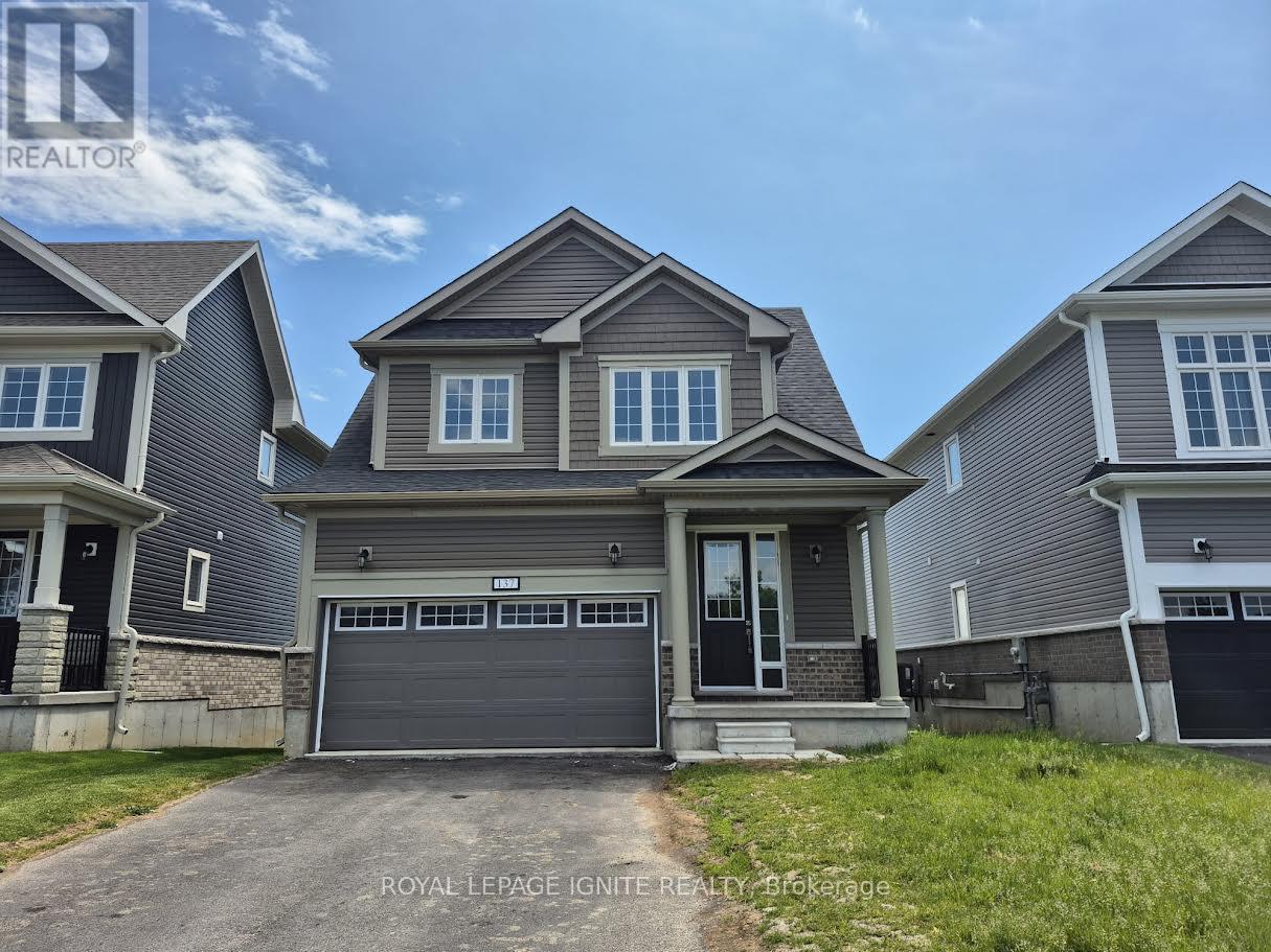 137 GILDERSLEEVE BOULEVARD, Loyalist, Ontario