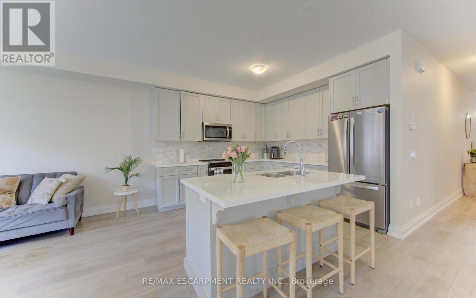 37 Great Falls Boulevard, Hamilton, Ontario  L8B 1X8 - Photo 14 - X13411398