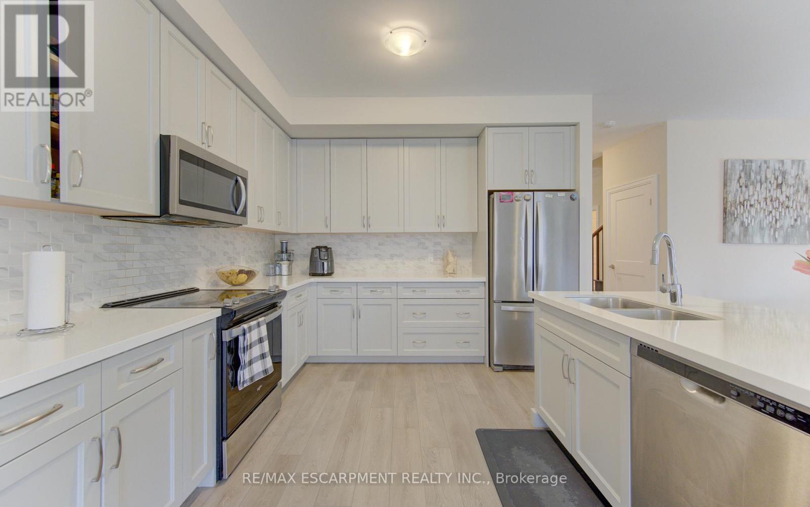 37 Great Falls Boulevard, Hamilton, Ontario  L8B 1X8 - Photo 15 - X13411398