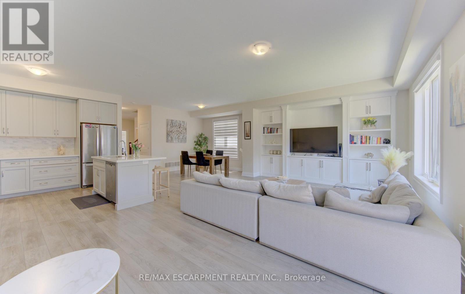 37 Great Falls Boulevard, Hamilton, Ontario  L8B 1X8 - Photo 17 - X13411398