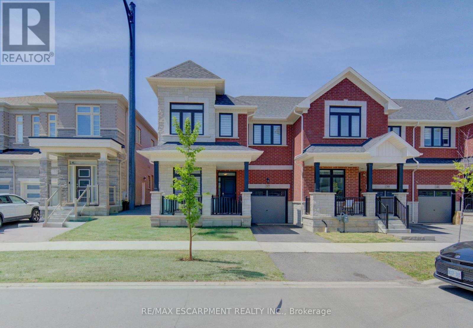 37 Great Falls Boulevard, Hamilton, Ontario  L8B 1X8 - Photo 2 - X13411398