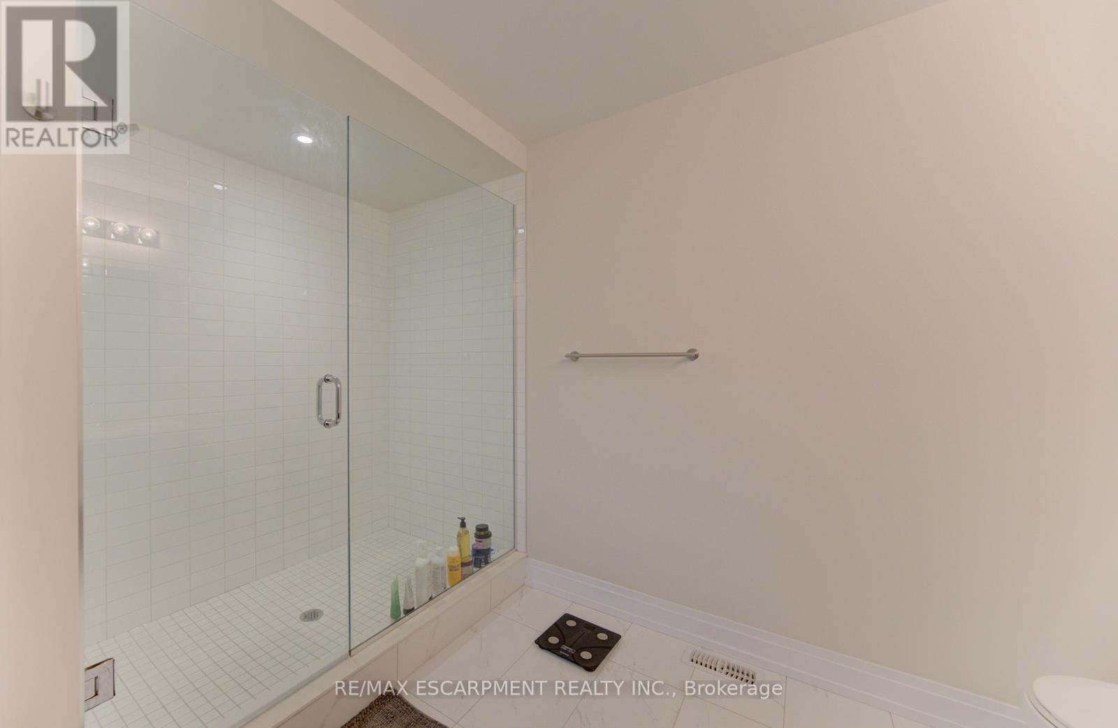 37 Great Falls Boulevard, Hamilton, Ontario  L8B 1X8 - Photo 30 - X13411398