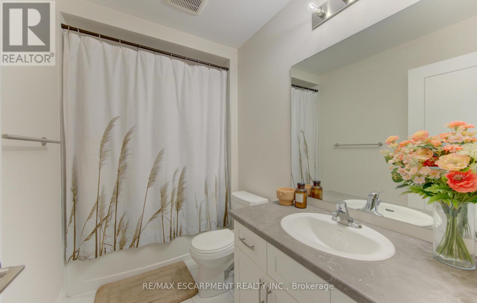 37 Great Falls Boulevard, Hamilton, Ontario  L8B 1X8 - Photo 34 - X13411398