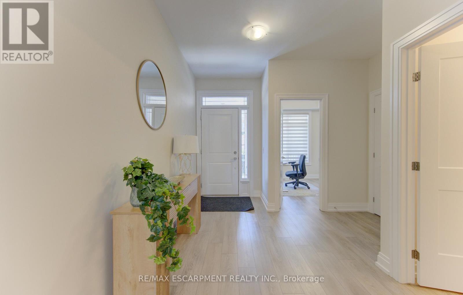 37 Great Falls Boulevard, Hamilton, Ontario  L8B 1X8 - Photo 8 - X13411398
