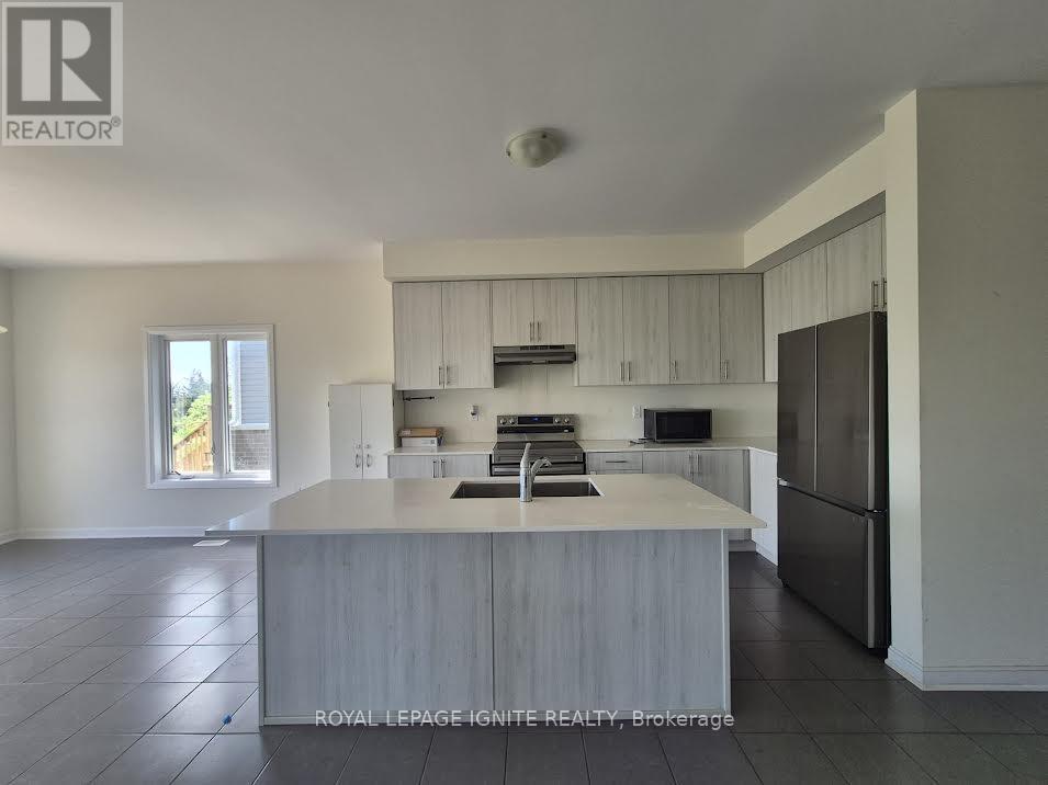137 Gildersleeve Boulevard, Loyalist, Ontario  K0H 1G0 - Photo 3 - X13411400