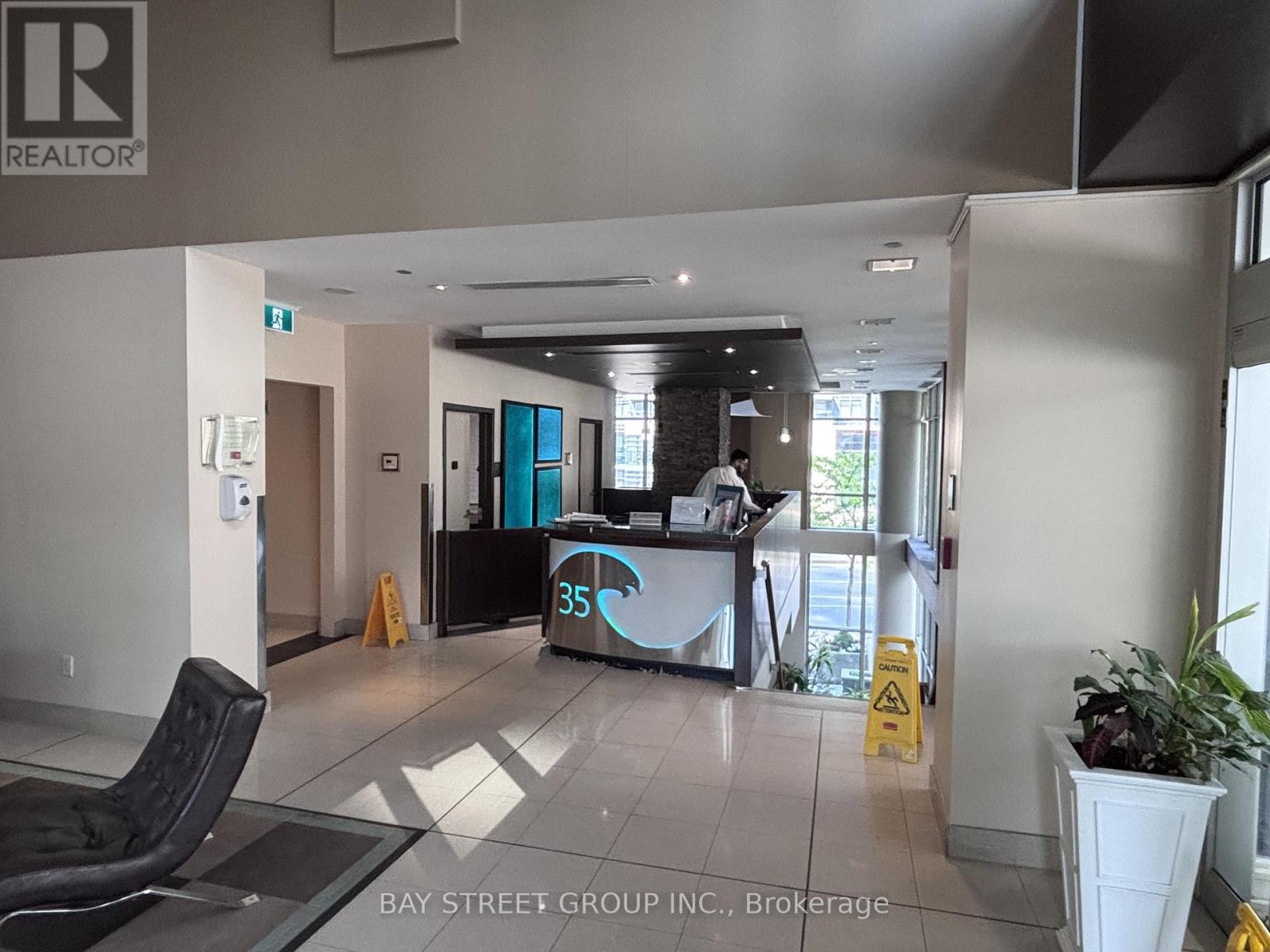 2210 - 35 Mariner Terrace, Toronto, Ontario  M5V 3V9 - Photo 12 - C13411440