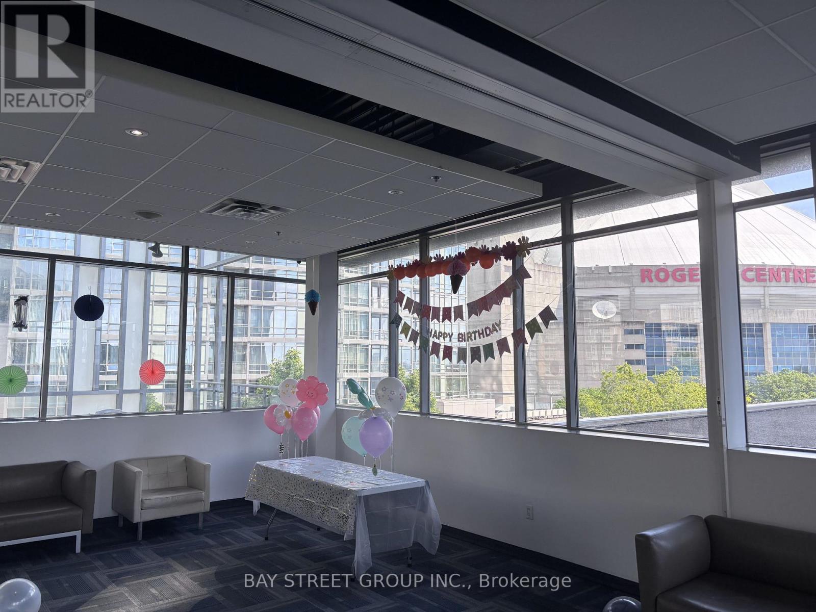 2210 - 35 Mariner Terrace, Toronto, Ontario  M5V 3V9 - Photo 18 - C13411440