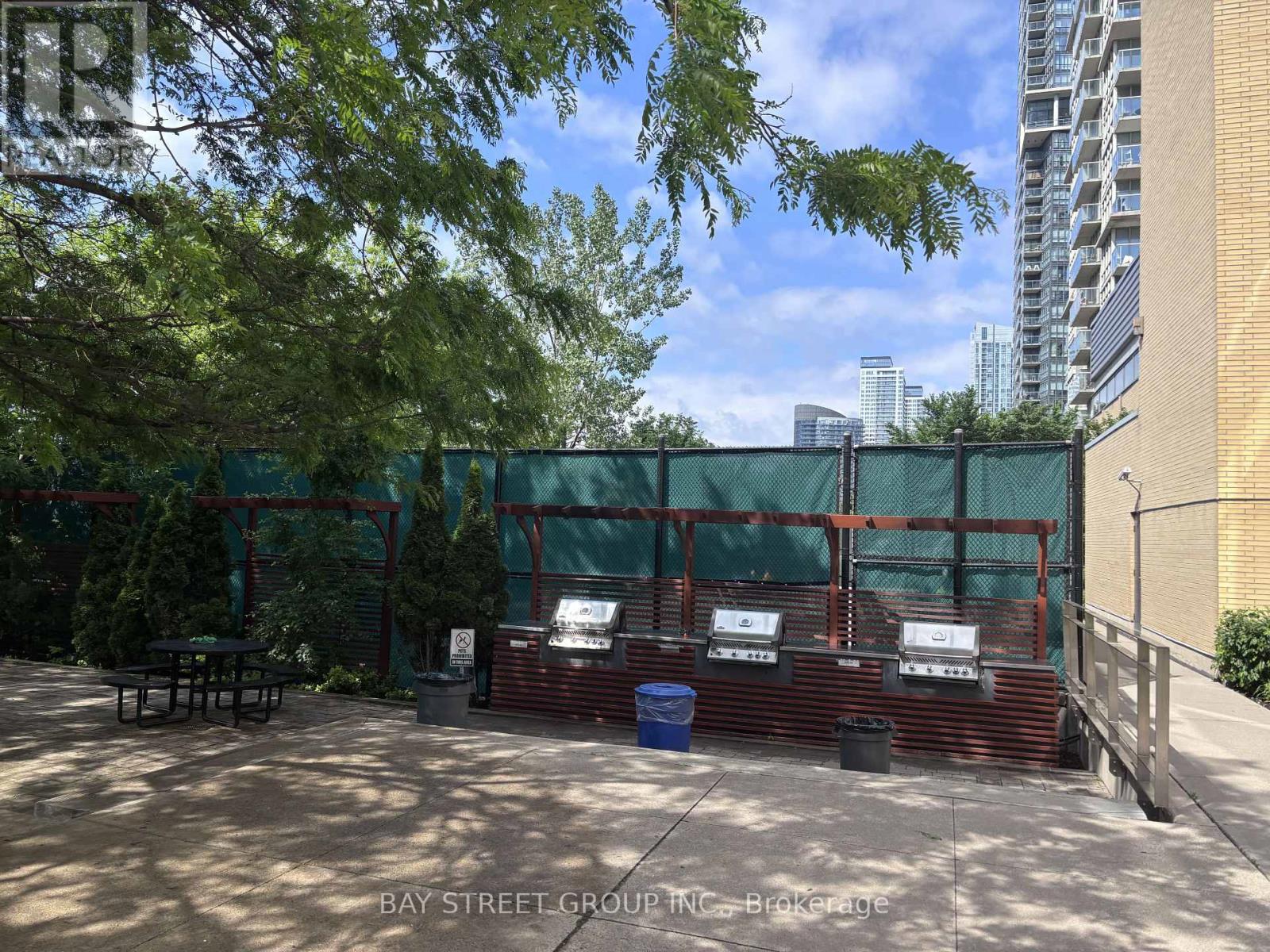2210 - 35 Mariner Terrace, Toronto, Ontario  M5V 3V9 - Photo 22 - C13411440