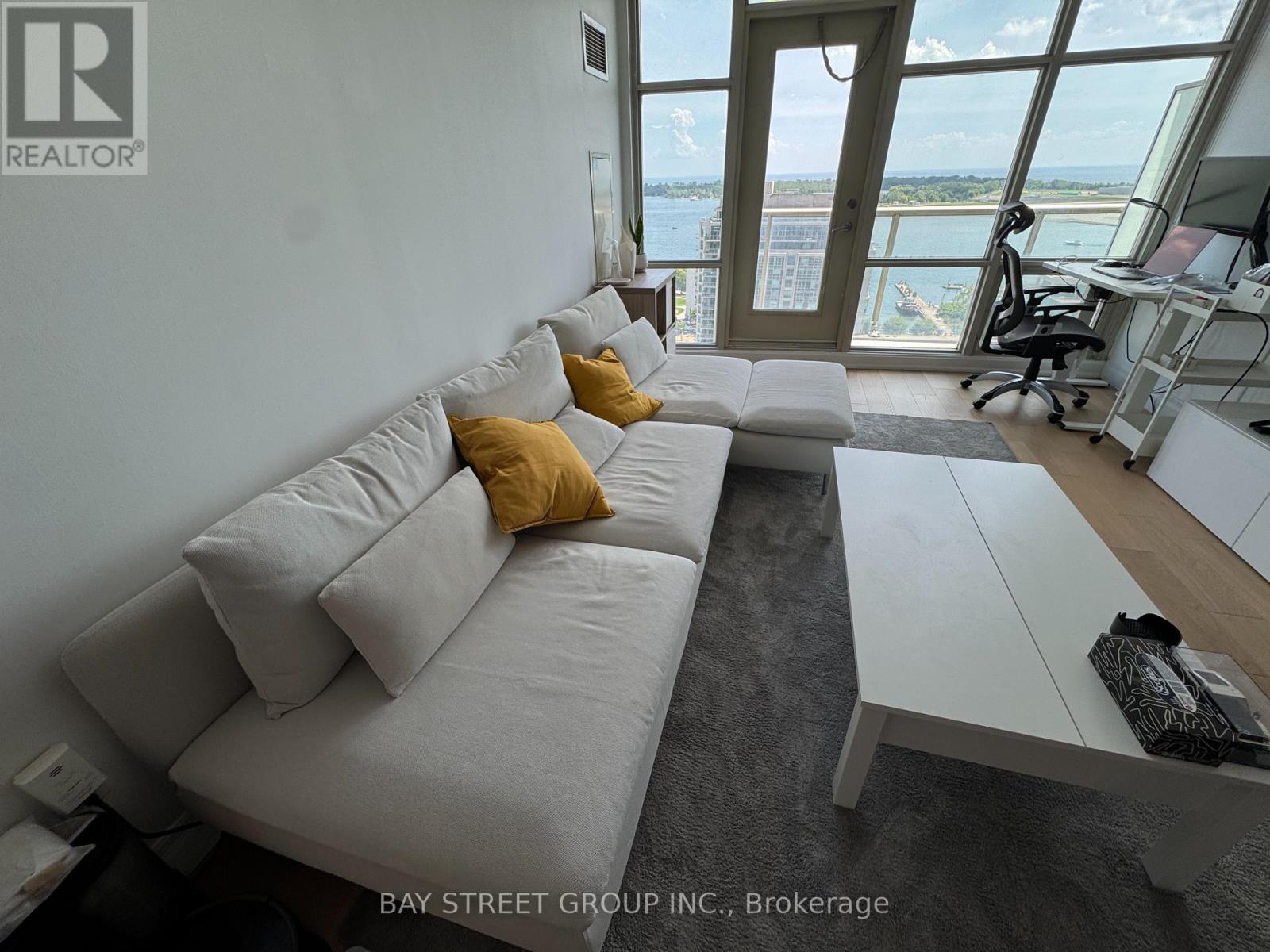 2210 - 35 Mariner Terrace, Toronto, Ontario  M5V 3V9 - Photo 3 - C13411440