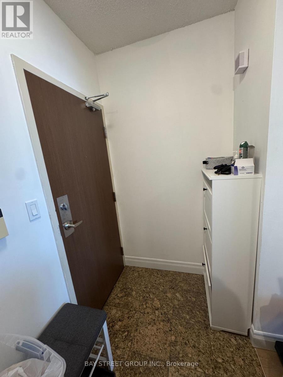 2210 - 35 Mariner Terrace, Toronto, Ontario  M5V 3V9 - Photo 4 - C13411440