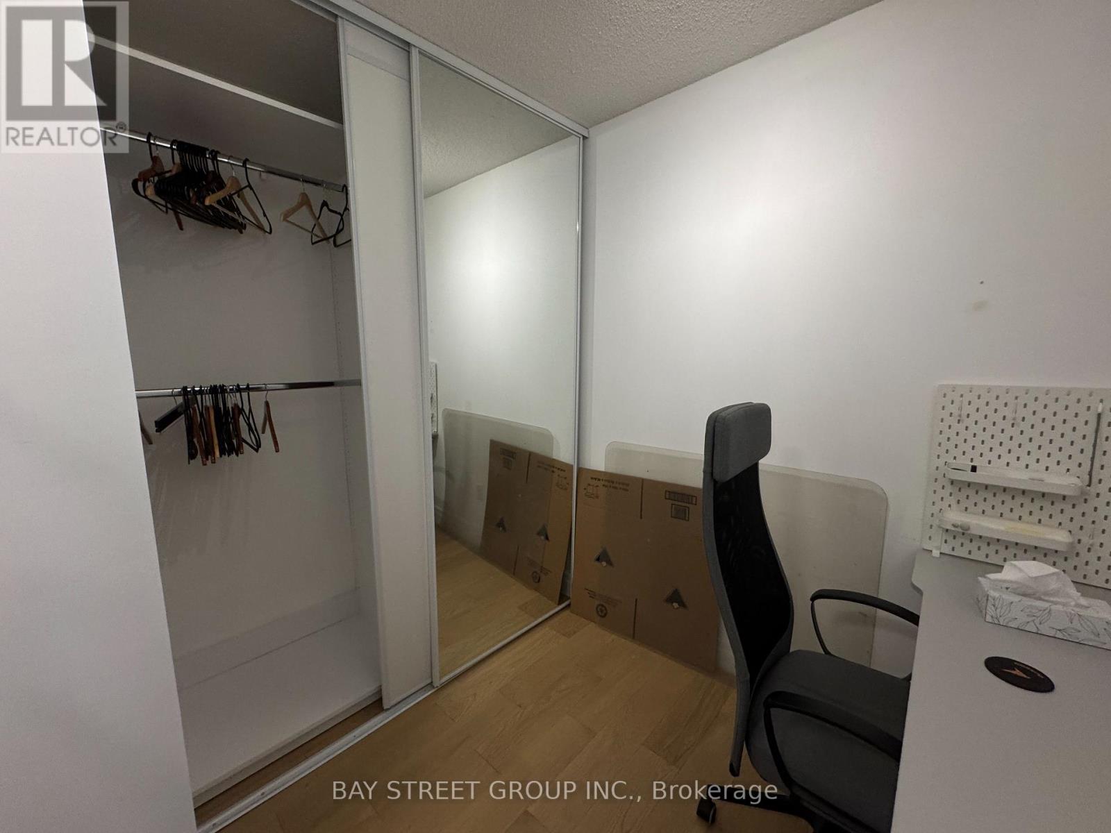 2210 - 35 Mariner Terrace, Toronto, Ontario  M5V 3V9 - Photo 7 - C13411440