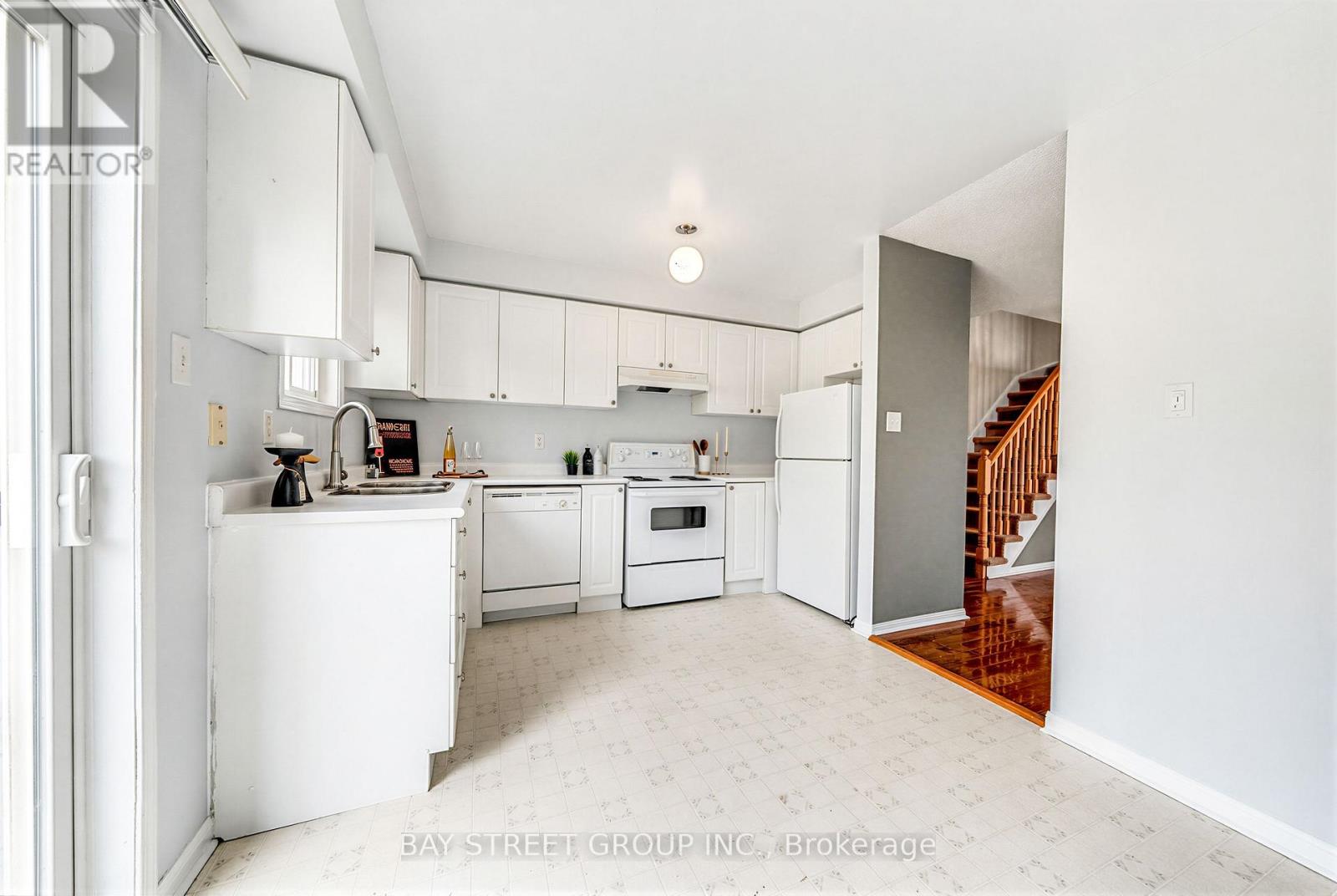 351 Ferndale Drive S, Barrie, Ontario  L4N 9Y6 - Photo 19 - S13411404