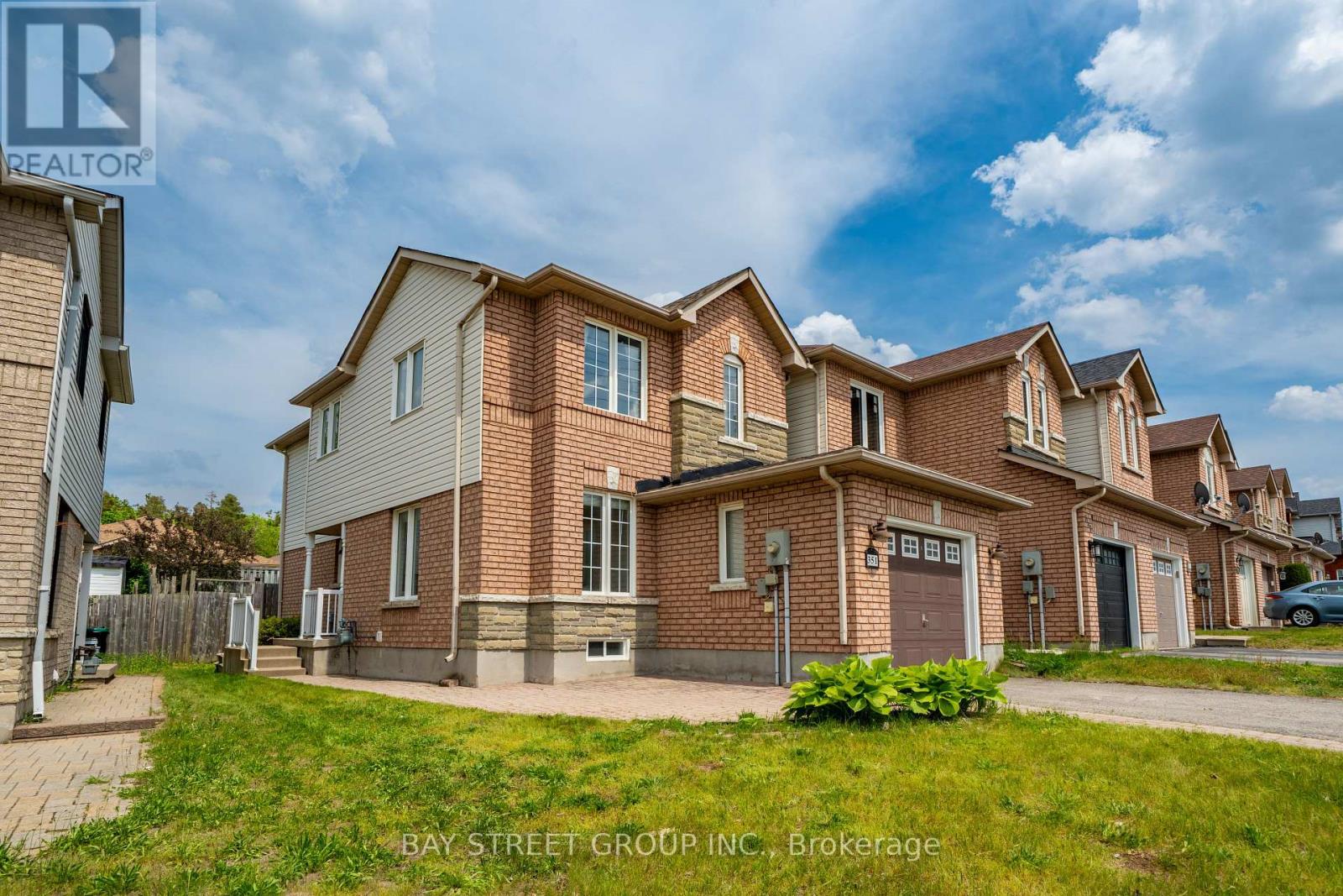 351 Ferndale Drive S, Barrie, Ontario  L4N 9Y6 - Photo 3 - S13411404