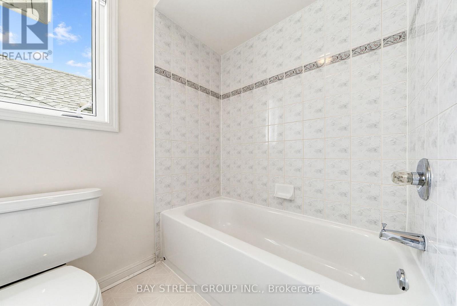351 Ferndale Drive S, Barrie, Ontario  L4N 9Y6 - Photo 35 - S13411404